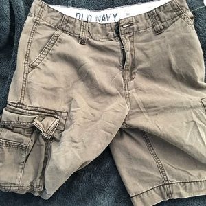 OLD NAVY CARGO SHORTS SIZE 34
